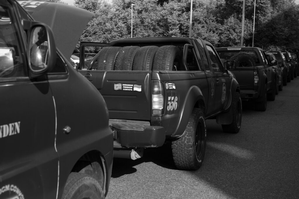 Ellen De - Quiet Resistance - Detail of civilian convoy vehicle UFC Ukraine