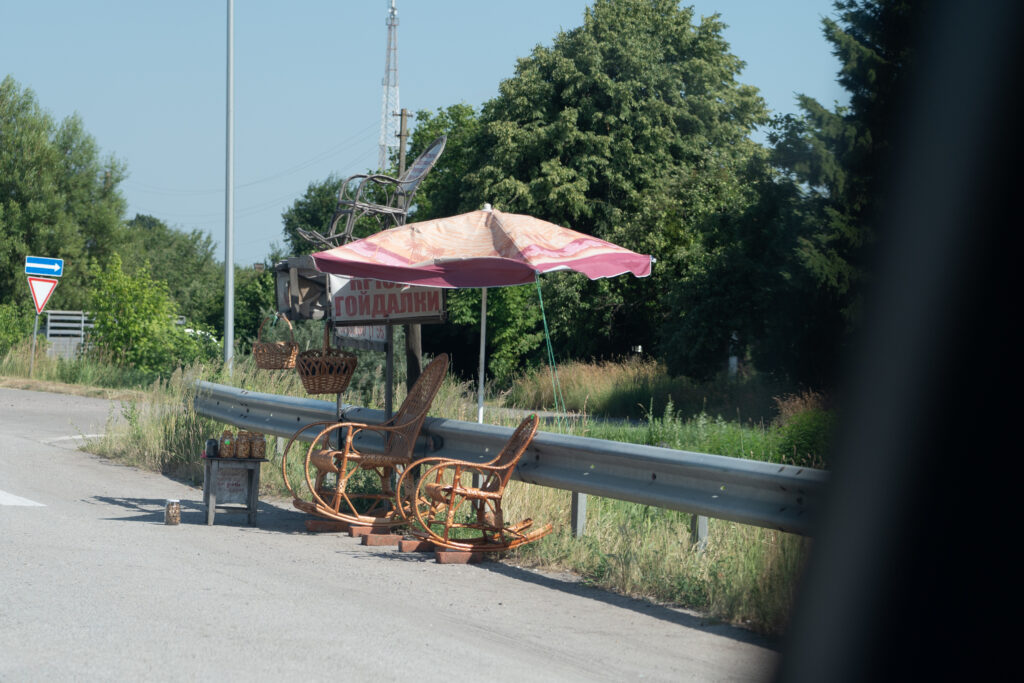 Ellen De - Quiet Resistance road details Ukraine