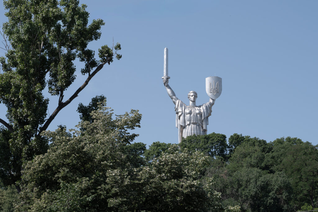 Ellen De - Quiet Resistance - Kyiv Motherland Ukraine