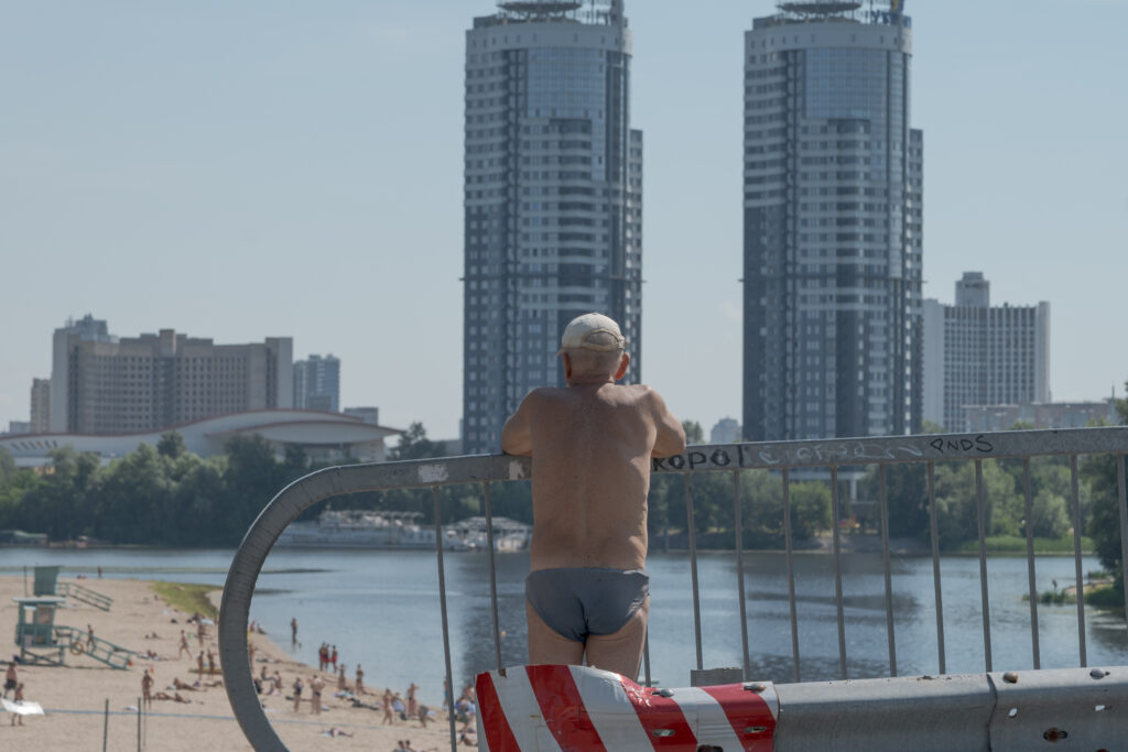 Ellen De - Quiet Resistance - Dnieper beach Kyiv, Ukraine