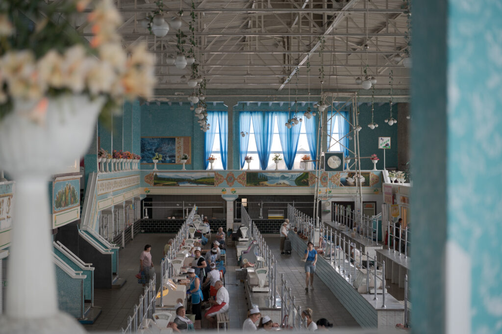 Ellen De - Quiet Resistance - Ukraine - Lviv market